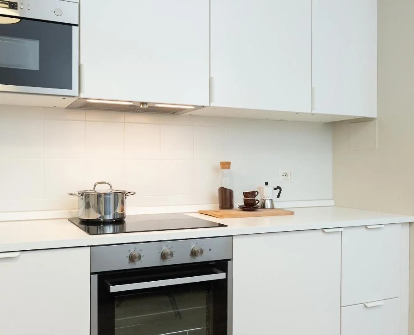 Dreams Exclusive Apartments With Terrace - Free Parking - M1 Station - Near Center 米兰 0*,  意大利