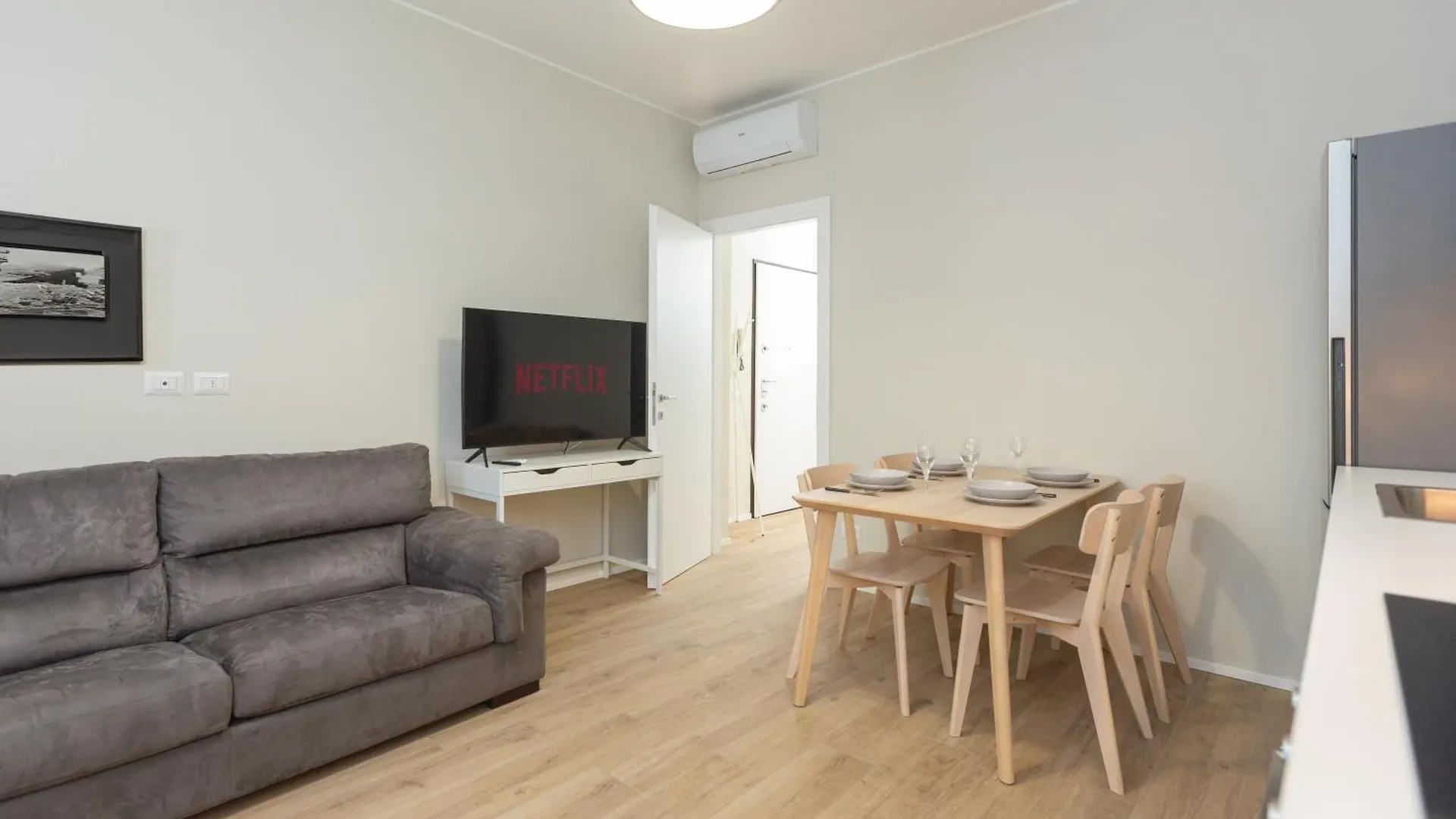 Dreams Exclusive Apartments With Terrace - Free Parking - M1 Station - Near Center 米兰