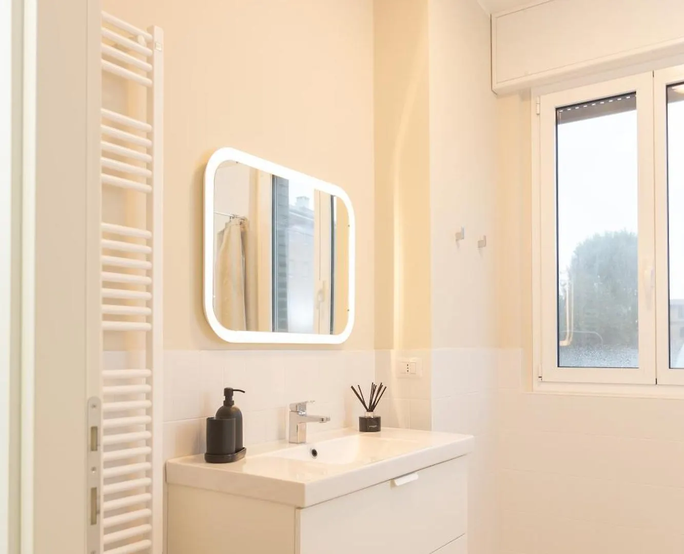 Dreams Exclusive Apartments With Terrace - Free Parking - M1 Station - Near Center 米兰