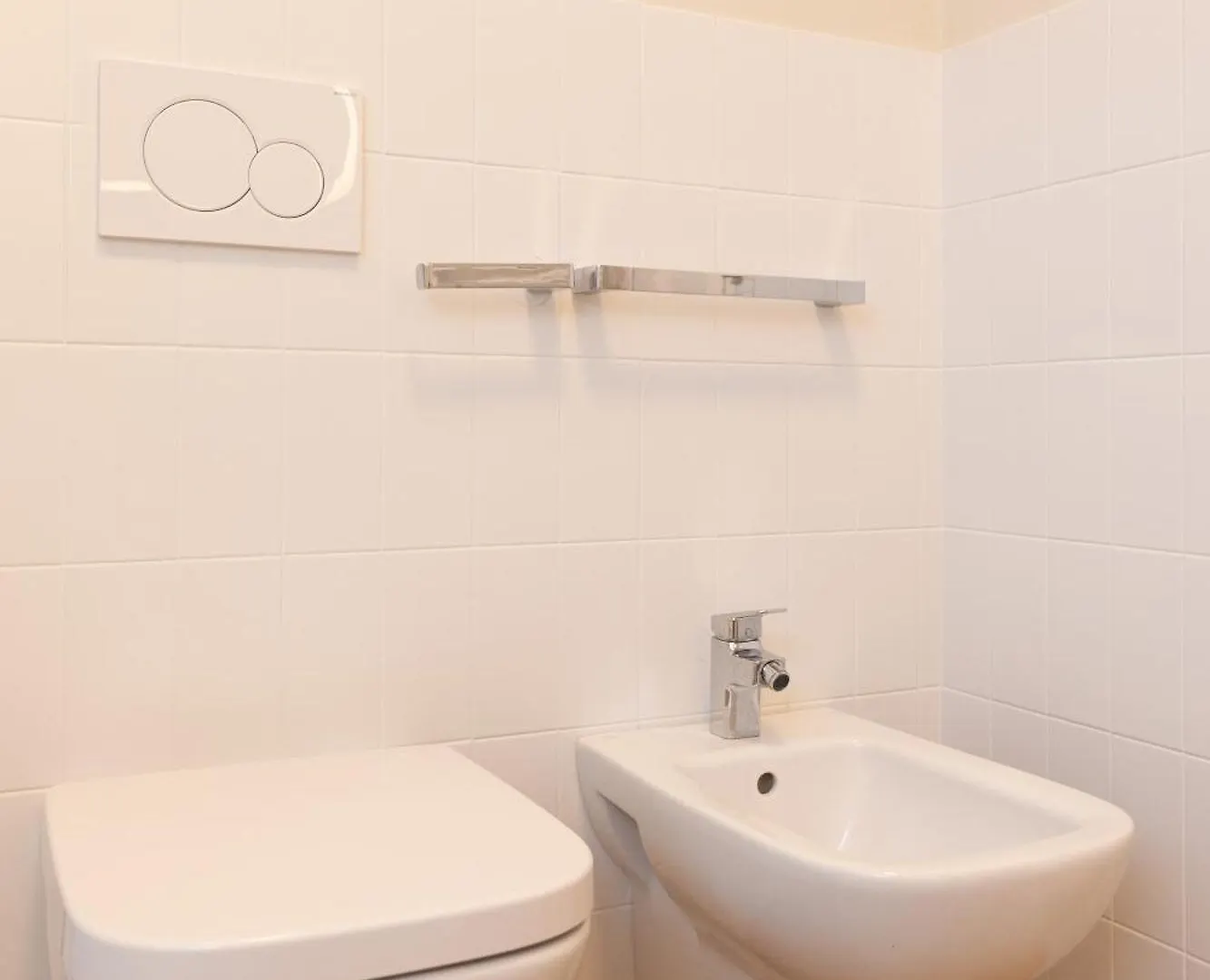 Dreams Exclusive Apartments With Terrace - Free Parking - M1 Station - Near Center 米兰 0*,  意大利