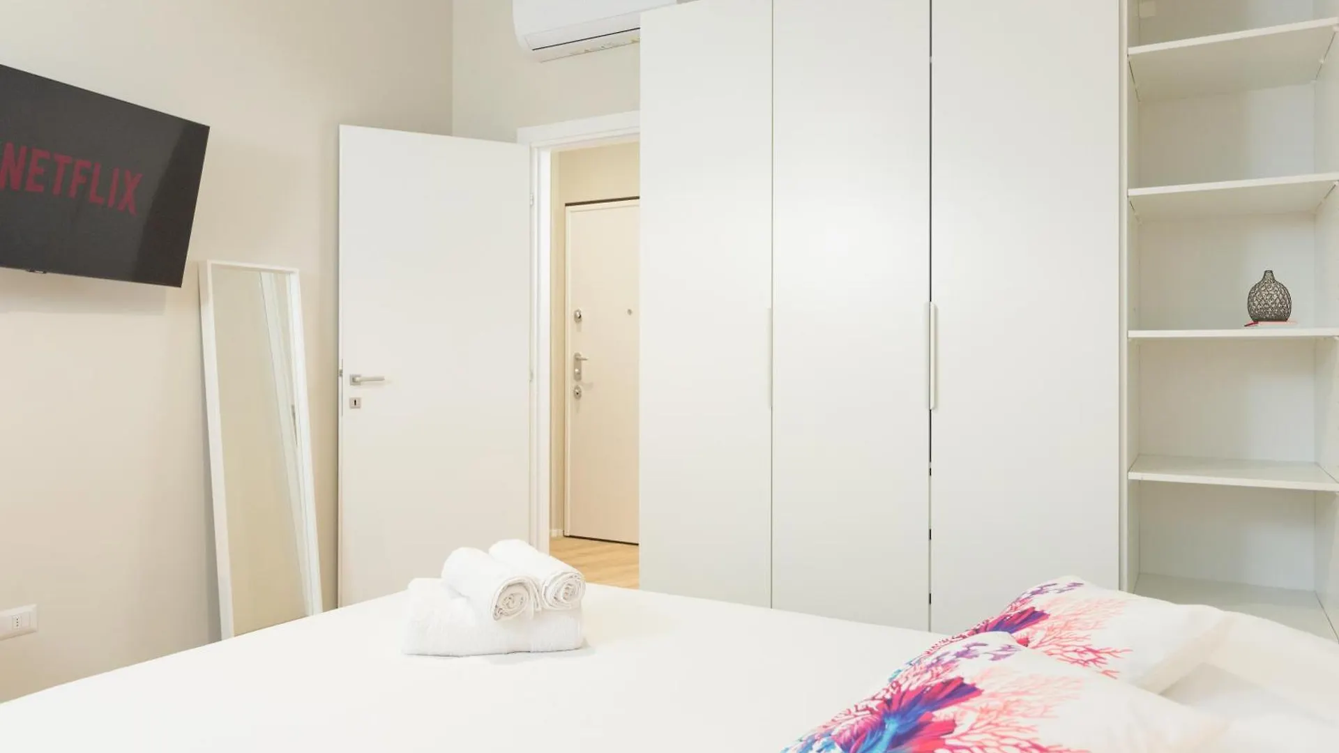 Dreams Exclusive Apartments With Terrace - Free Parking - M1 Station - Near Center Milan Italie