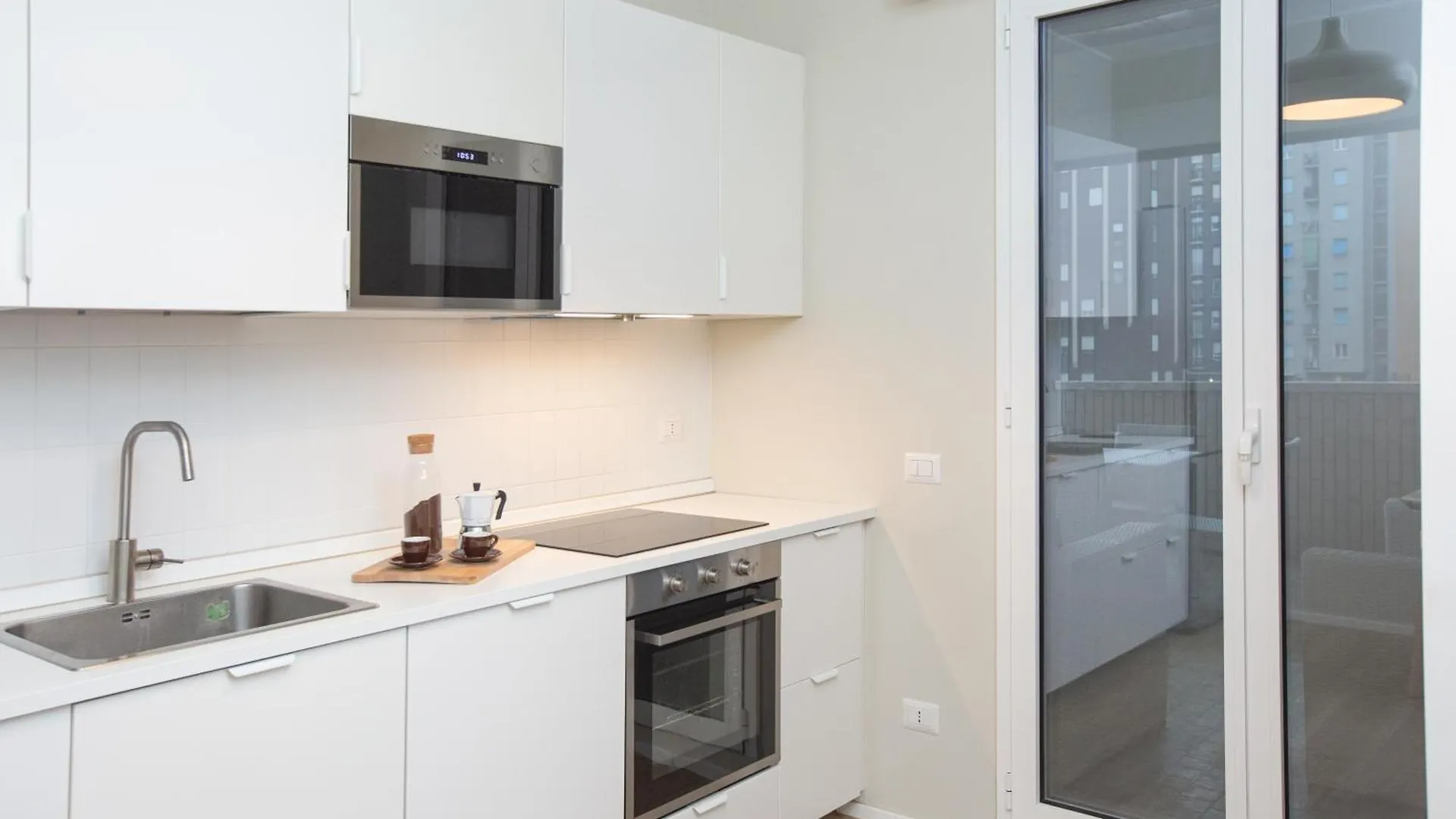Dreams Exclusive Apartments With Terrace - Free Parking - M1 Station - Near Center 米兰