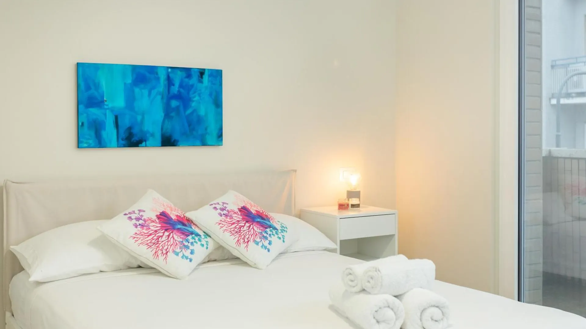 Dreams Exclusive Apartments With Terrace - Free Parking - M1 Station - Near Center 米兰